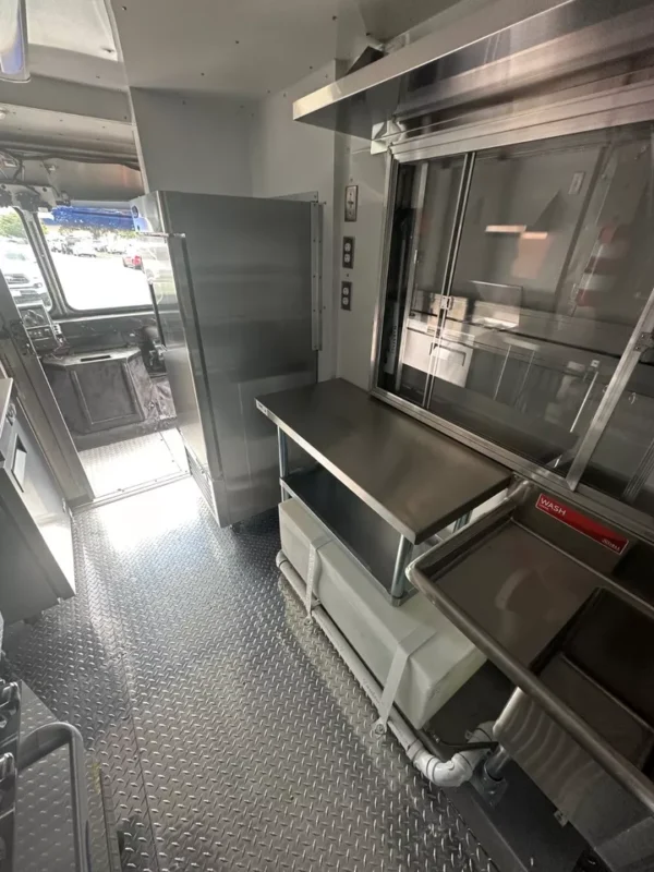 Food Truck with Brand New Kitchen for sale - Image 2