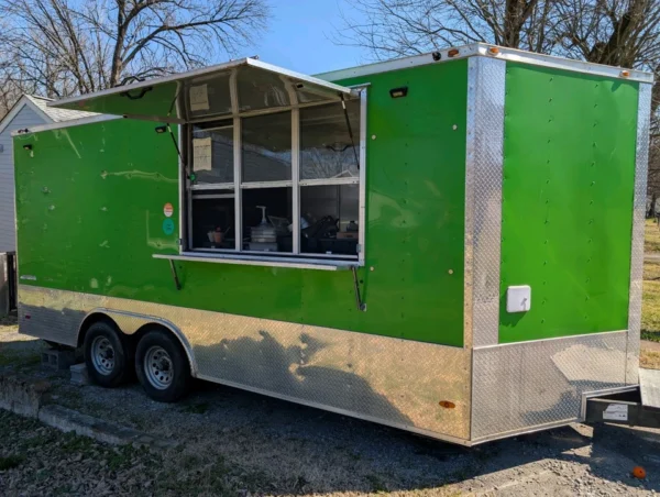 food truck fully loaded and self sustainable kitchen