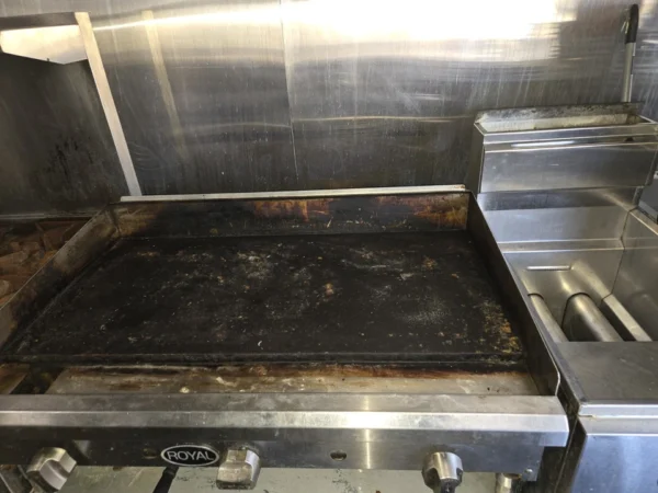 food truck fully loaded and self sustainable kitchen - Image 2